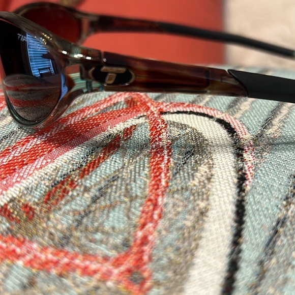 Great sunglasses ladies - Picture 5 of 9